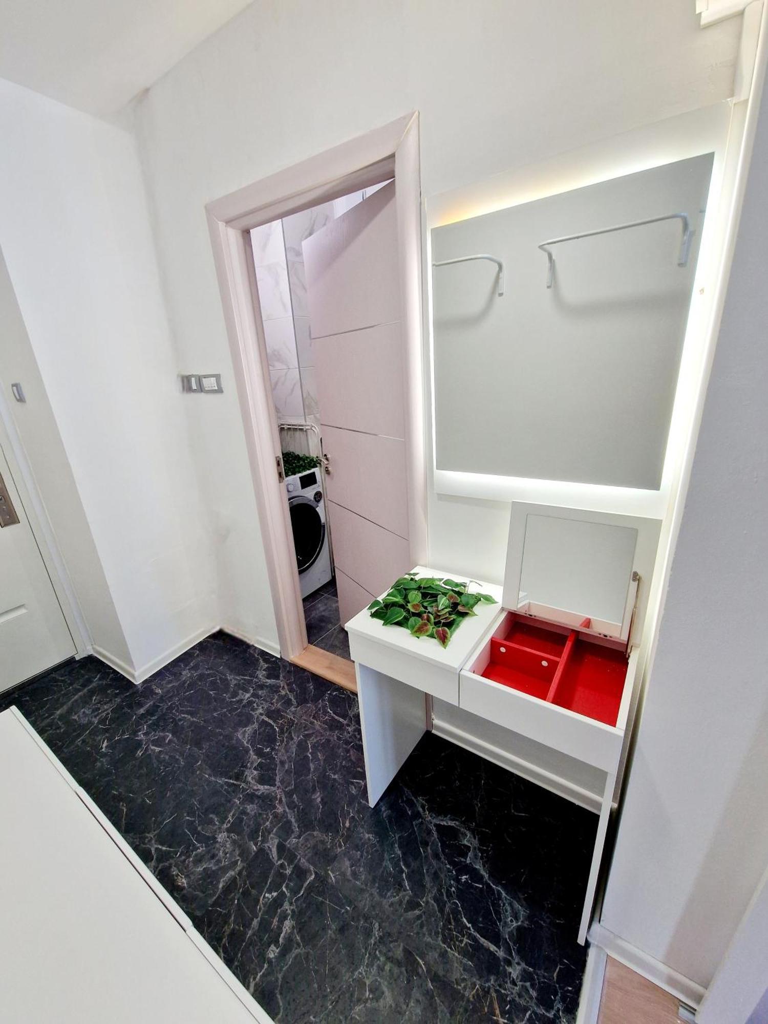 Cosy Novi Sad Loft, Self Check-In Apartment Bagian luar foto